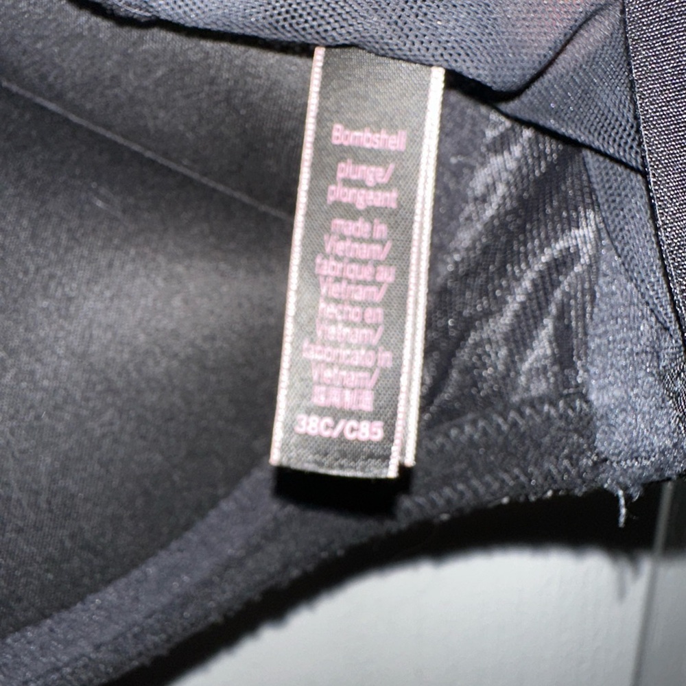 Victoria's Secret Black Lace Bombshell bra - Picture 3 of 3